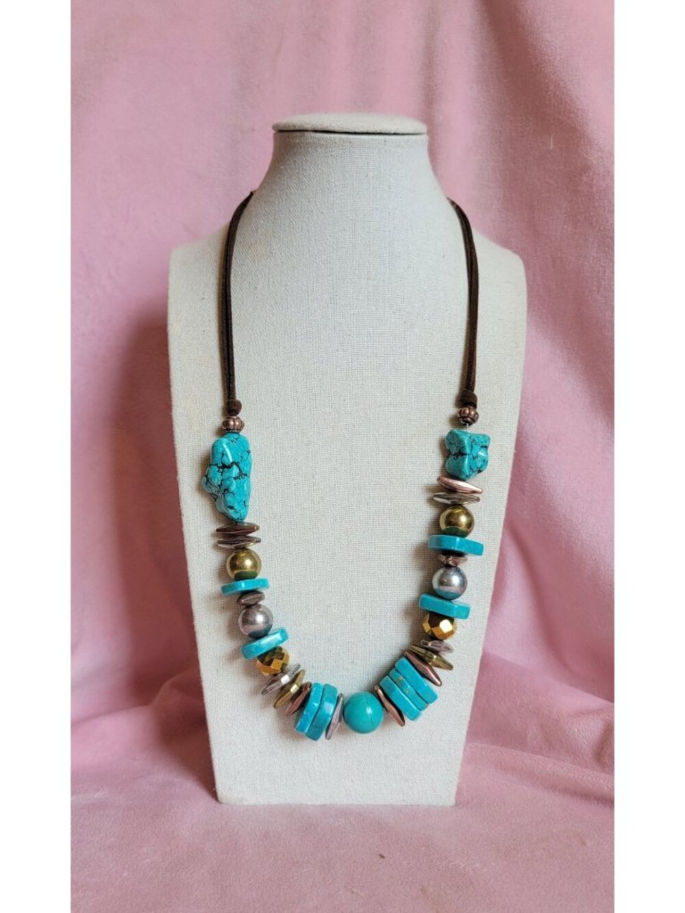 Faux turquoise Dyed Howlite? Geometric Shape Beaded Brown Cord Necklace N1A